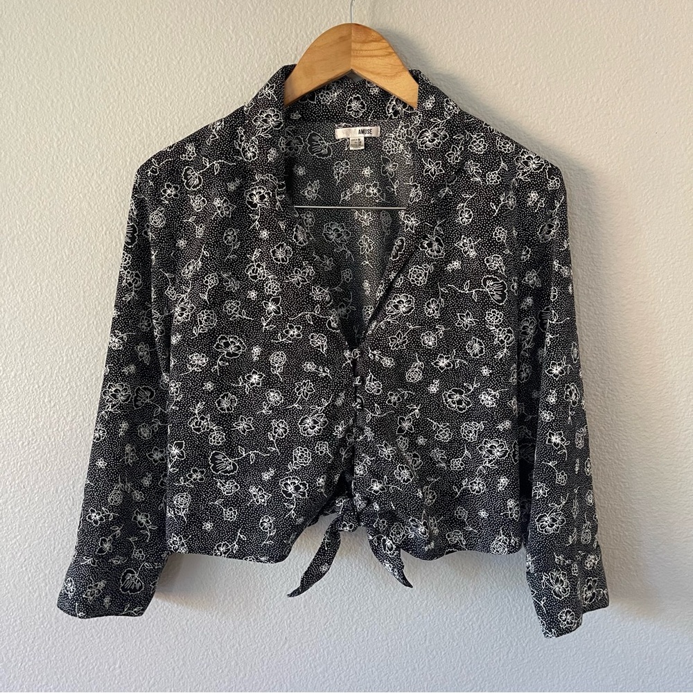 Amuse Society Floral Black/White Tie Front Crop Blouse Size M